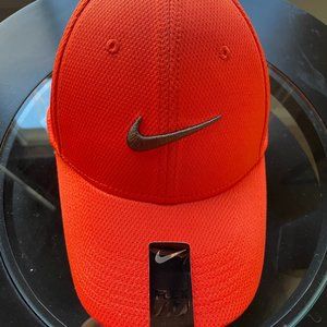 Vintage Nike Golf - Dri-FIT Mesh Swoosh Flex Cap 2013